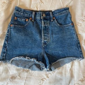 Ribcage Levi’s shorts